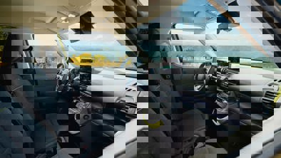 Førerkabinen i Hyundai INSTER Cross 