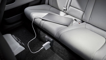 Oplad alle dine enheder med din bil