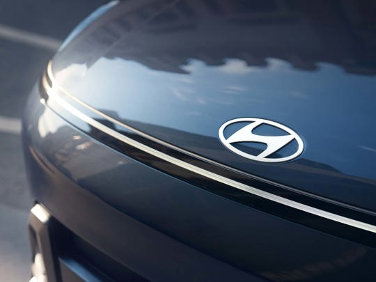 Stamningsbillede Hyundai Logo Breaker Lille