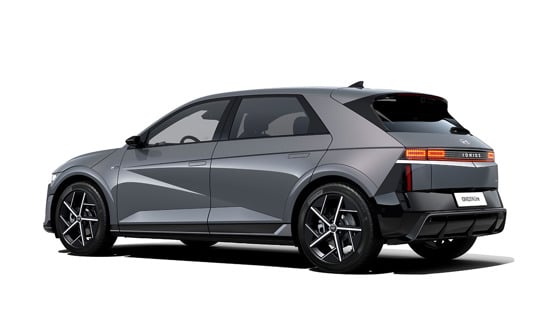 Sporty både forfra og bagfra