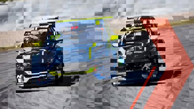 Hyundai motorsport N-model i sving på racerbane