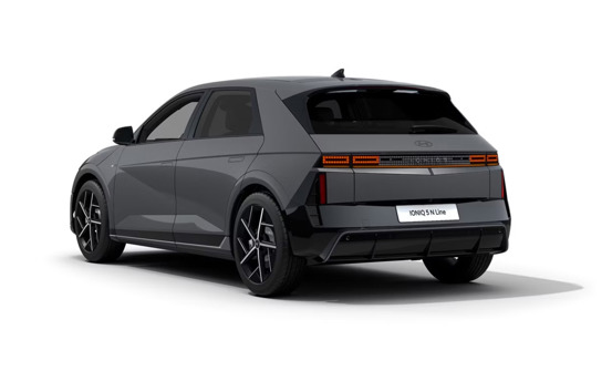 Sporty både forfra og bagfra