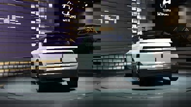 Hyundai Concept 45 med rektangulære LED-kombinationsbaglygter