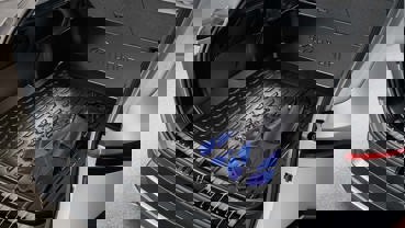 Bagagerumsbakke med høje kanter