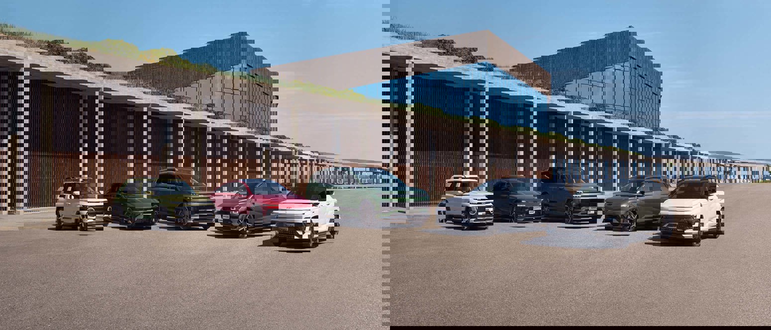 Hyundai biler parkeret udenfor