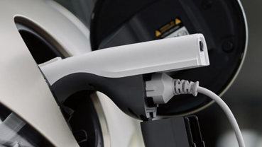 Vehicle-to-Load-adapter (V2L)