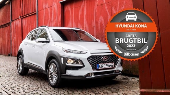 Hyundai KONA med "årets brugtbil" logo fra Bilbasen 