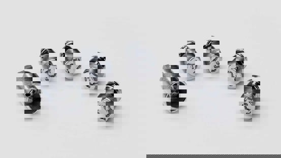 Låsemøtrikker og nøgle