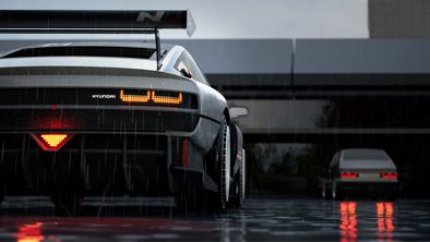 Konceptbilen Hyundai N Vision 74 set bagfra i regnvejr.
